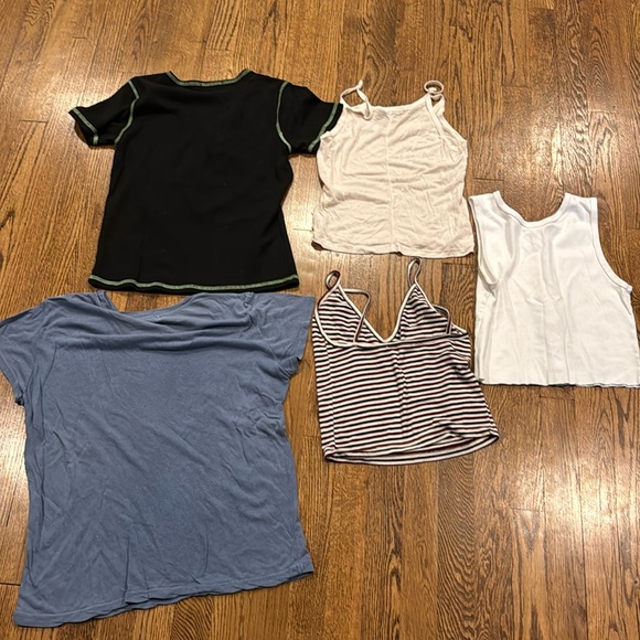 Brandy Melville bundle of 5 tops variety of colors one size - Picture 12 of 12